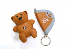 Mommy I’m Here Child Locator Pink CL103-BR Pressing the button on the transmitter sets off the 86 db alarm on the Teddy up to 150 feet away! Bought to you by PreciousVille